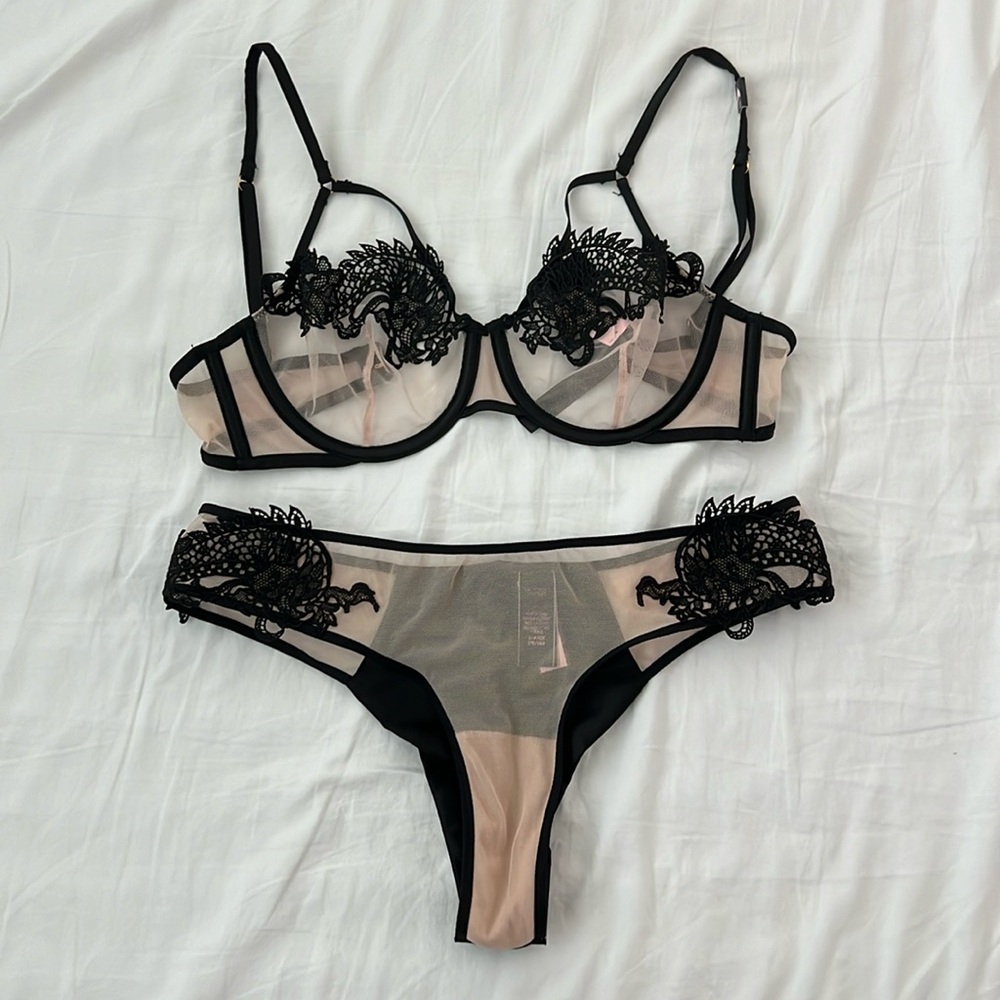 [NWT] Victoria’s Secret Lace/Mesh Bra & Panty Set